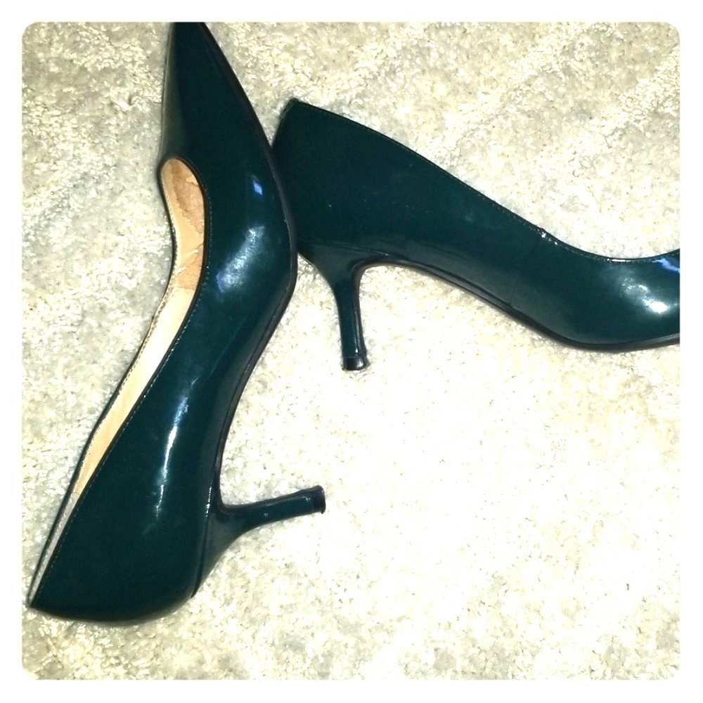 Marc Fisher 1 inch pumps